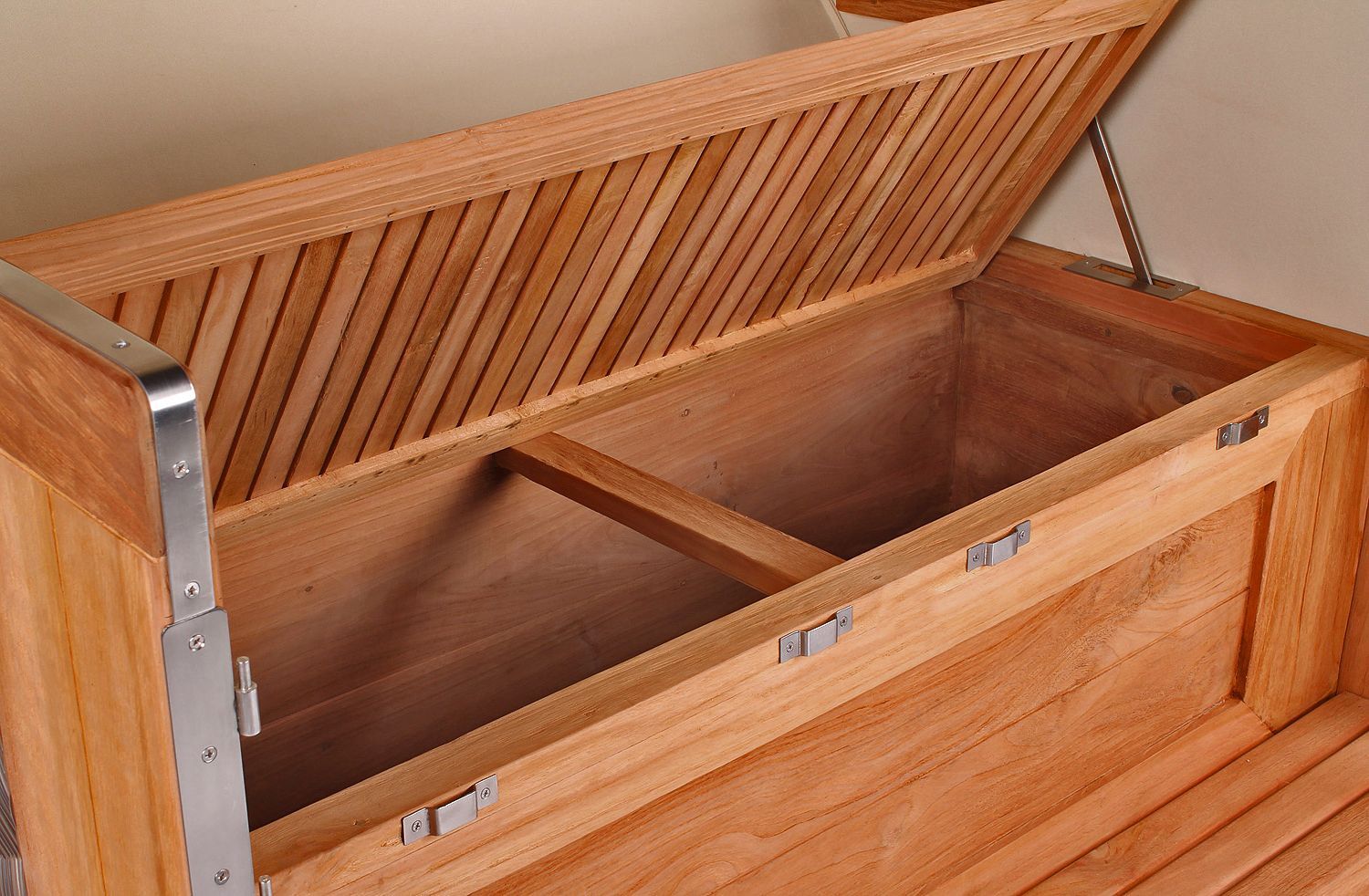 strandkorb_norderney_teak_sitztruhe