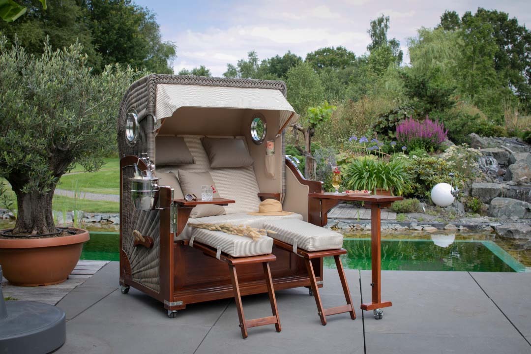 01509_00765_bl00646_baltikum_mahagoni_bullauge_pe_grey_dessin_510_bistrotisch_champagnerkuehler-103uqbgtvau3uio